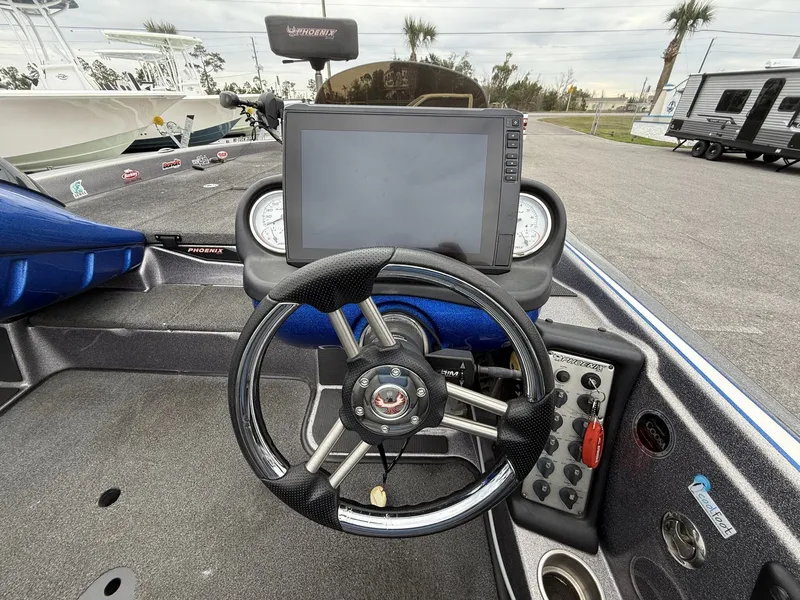 Slide: The Image of Phoenix Bass Boat 920 PRO XP 2013 - 2