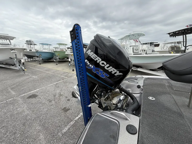 Slide: The Image of Phoenix Bass Boat 920 PRO XP 2013 - 5