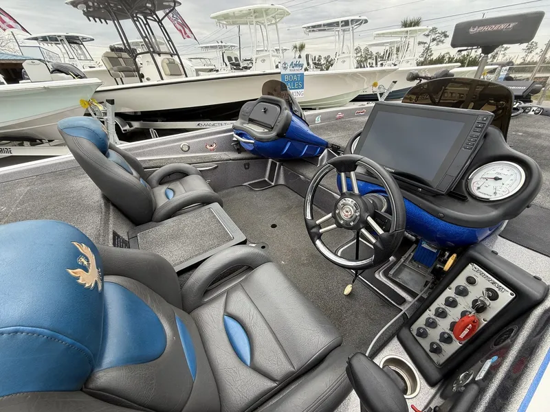 Slide: The Image of Phoenix Bass Boat 920 PRO XP 2013 - 9