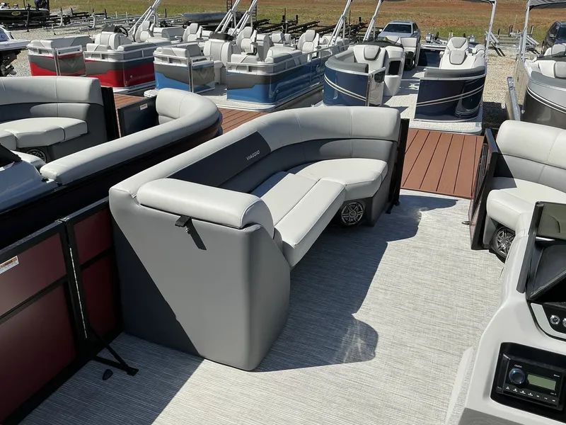 Slide: The Image of Viaggio Lago V 22U 2025 - 10