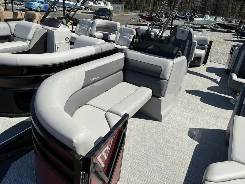 Slide: The Image of Viaggio Lago V 22U 2025 - 6