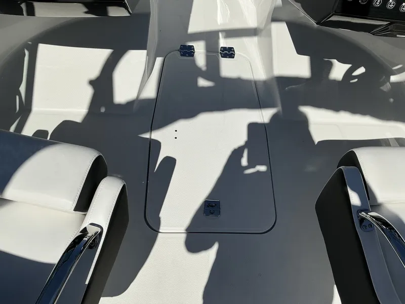 Slide: The Image of Monterey 238SS Super Sport 2025 - 16