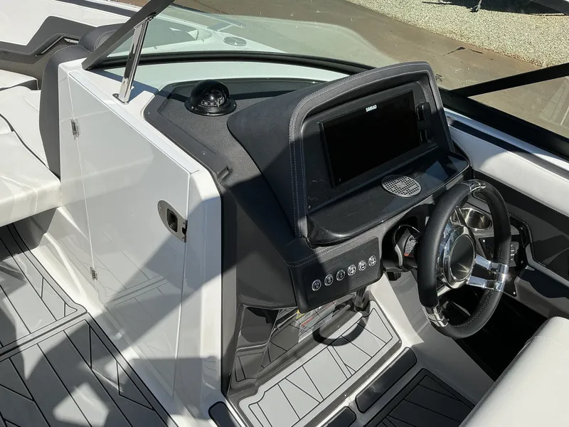 Slide: The Image of Monterey SS 258 2025 - 10