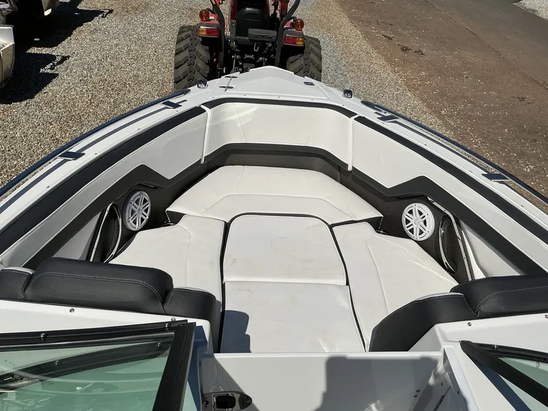 Slide: The Image of Monterey SS 258 2025 - 14