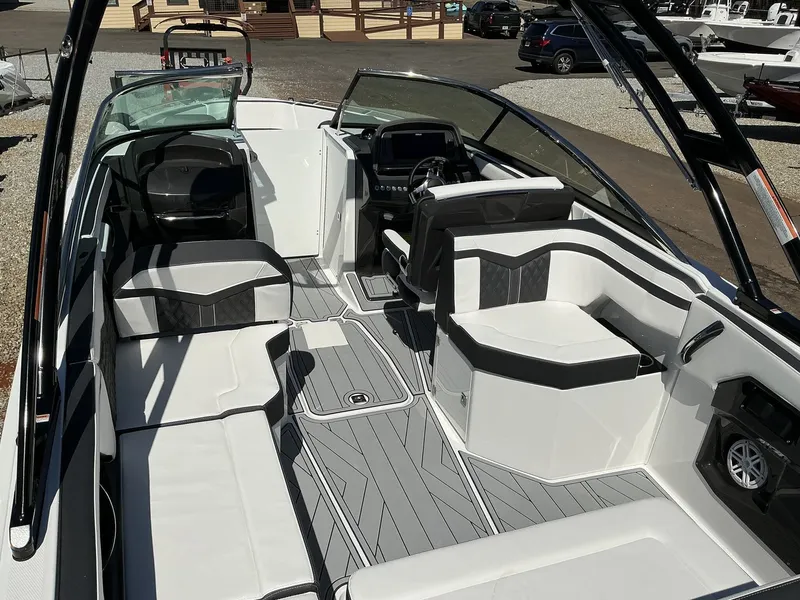 Slide: The Image of Monterey SS 258 2025 - 18