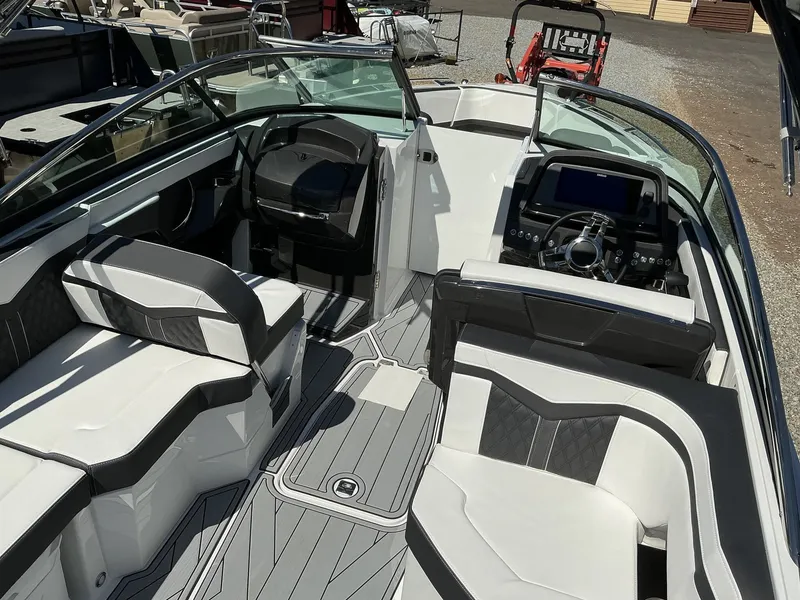 Slide: The Image of Monterey SS 258 2025 - 20