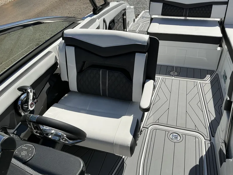 Slide: The Image of Monterey SS 258 2025 - 24