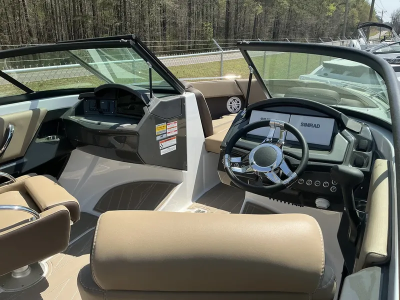 Slide: The Image of Monterey 218SS Super Sport 2025 - 8