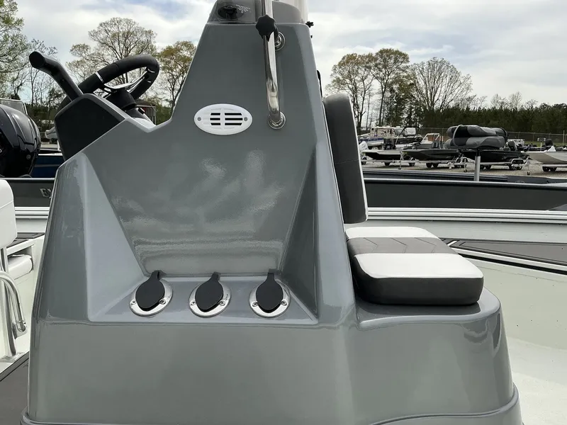 Slide: The Image of Excel 230 Bay Pro 2025 - 6