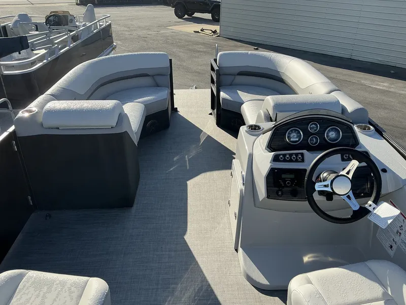 Slide: The Image of Lowe Ss 230 2025 - 13