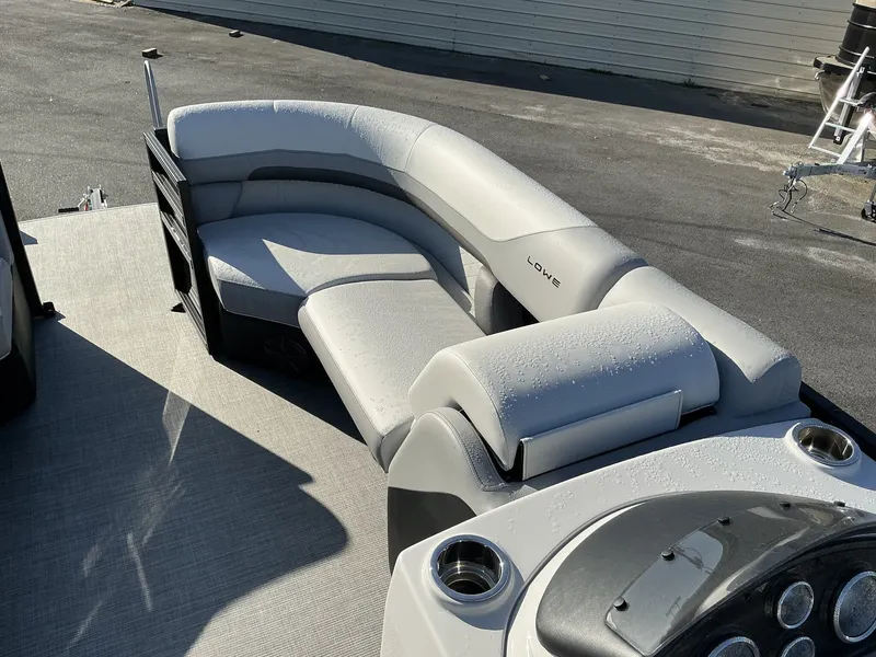 Slide: The Image of Lowe Ss 230 2025 - 9