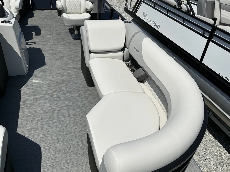 Slide: The Image of Lowe SS230 2025 - 8