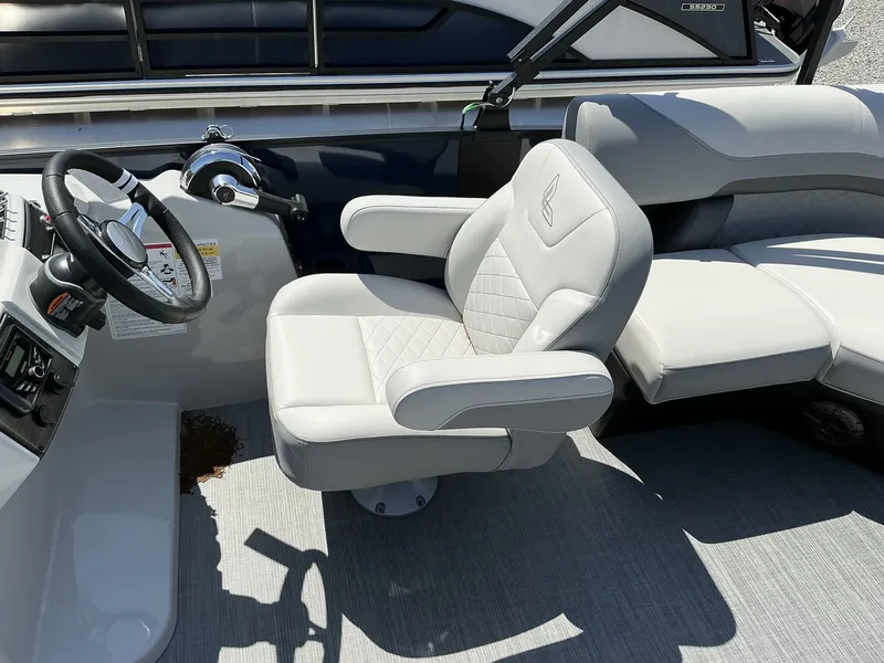 Slide: The Image of Lowe SS230 2025 - 9