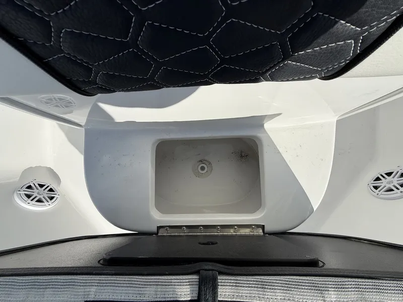 Slide: The Image of Tidewater 232 LXF 2025 - 8