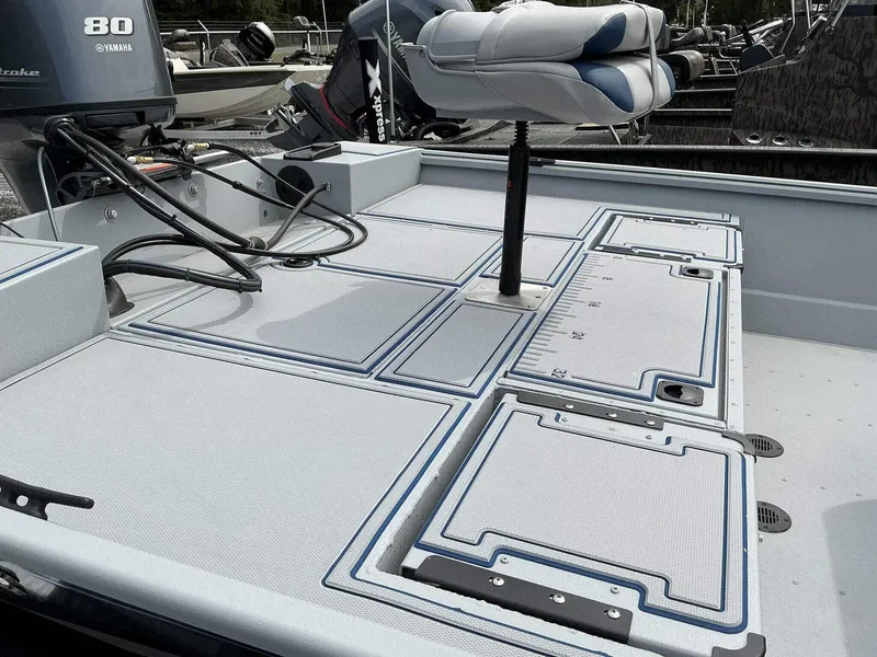 Slide: The Image of G3 Gator Tough 20 CCJ DLX 2025 - 16