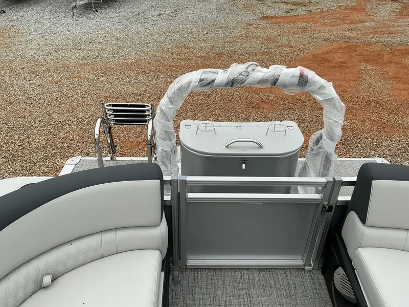 Slide: The Image of Avalon LSZ 23 QUAD LOUNGER 2025 - 11