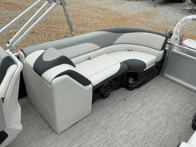 Slide: The Image of Avalon LSZ 23 QUAD LOUNGER 2025 - 7