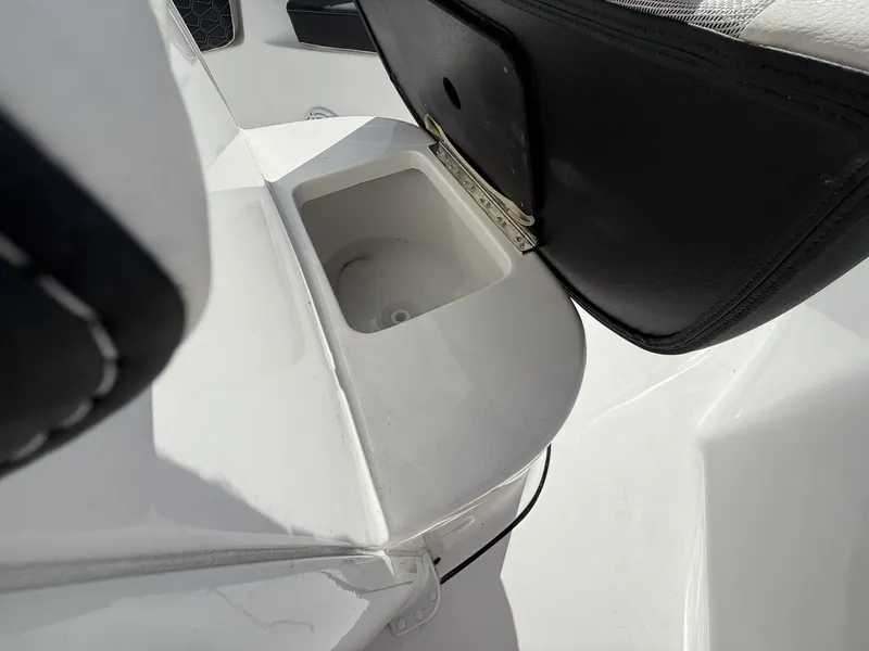 Slide: The Image of Tidewater 232 LXF 2025 - 9