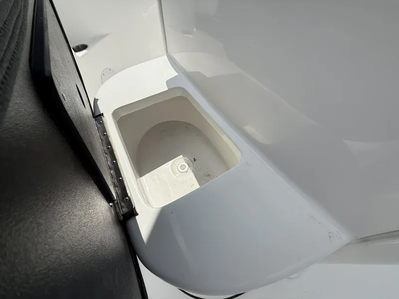 Slide: The Image of Tidewater 232 CC Adventure 2025 - 13