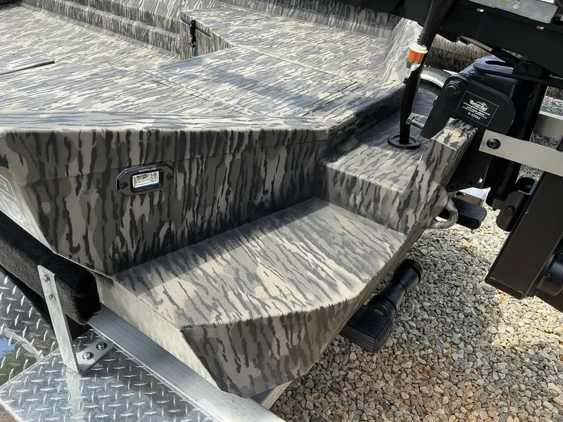 Slide: The Image of Reaper Boats 756 MUD REAPER 2025 - 12