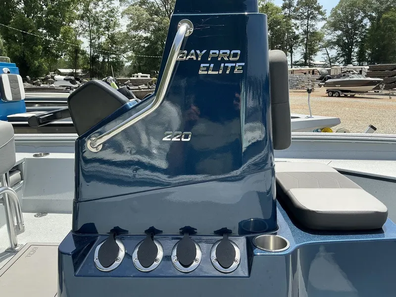 Slide: The Image of Excel Bay Pro 220 220 ELITE 2025 - 12