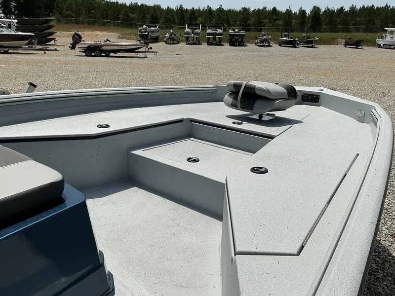 Slide: The Image of Excel Bay Pro 220 220 ELITE 2025 - 6