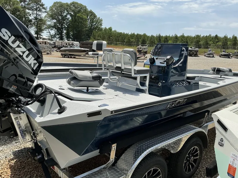 Slide: The Image of Excel Bay Pro 220 220 ELITE 2025 - 8