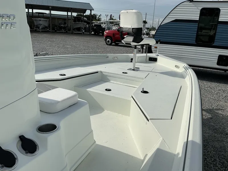 Slide: The Image of Excel Bay Pro 220 220 ELITE 2025 - 2