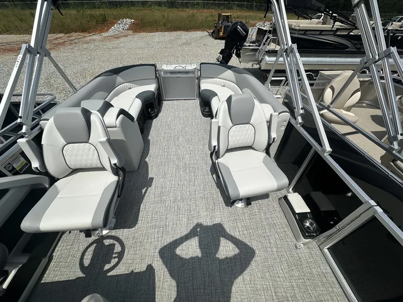 Slide: The Image of Avalon LSZ Quad Lounger 2025 - 3