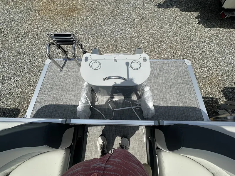 Slide: The Image of Avalon LSZ Quad Lounger 2025 - 7