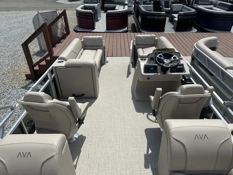 Slide: The Image of Avalon VENTURE 21 QUAD LOUNGER 2025 - 3