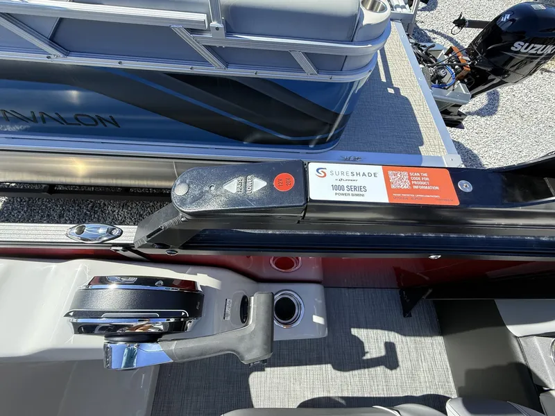 Slide: The Image of Lowe Ss 230 2025 - 10