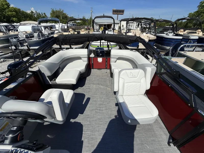 Slide: The Image of Lowe Ss 230 2025 - 8