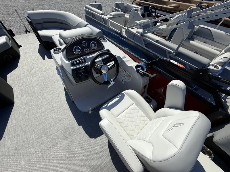 Slide: The Image of Lowe Ss 230 2025 - 9