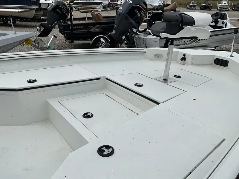 Slide: The Image of Excel Bay Pro 220 220 ELITE 2025 - 7