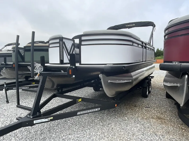 Slide: The Image of Viaggio Lago V 20 C-SUZUKI 115 2025 - 2