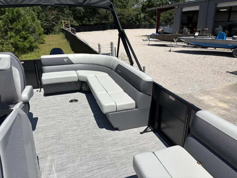 Slide: The Image of Viaggio Lago V-C 20 2025 - 10