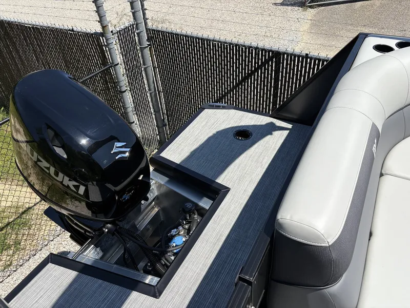 Slide: The Image of Viaggio Lago V-C 20 2025 - 16