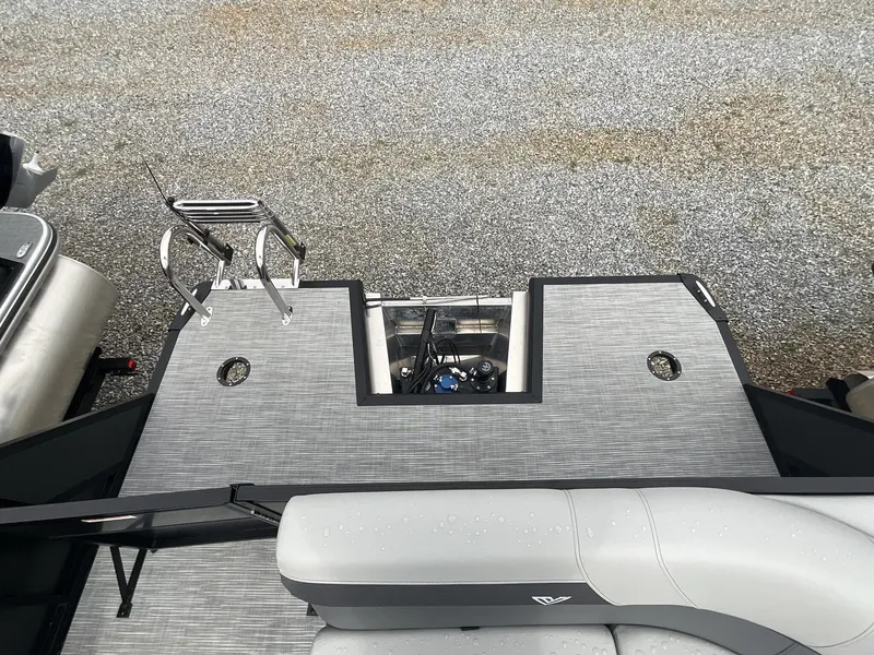 Slide: The Image of Viaggio Lago V 20 C 2025 - 6