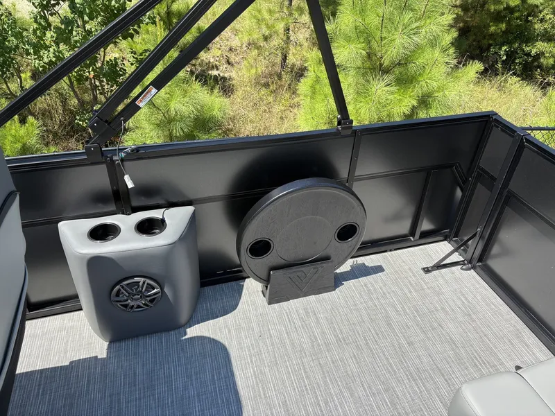 Slide: The Image of Viaggio Lago V 20 C-SUZUKI 115 2025 - 17