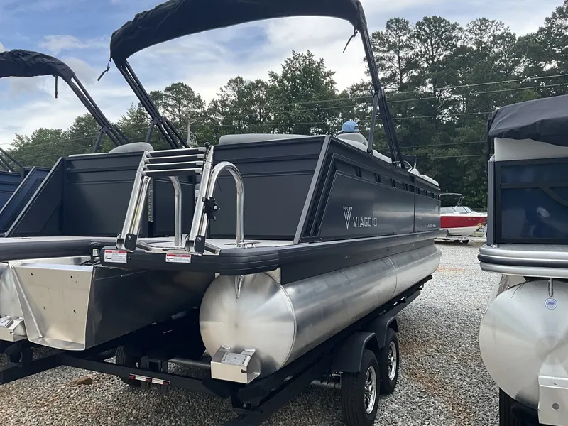 Slide: The Image of Viaggio Lago V 22U 2025 - 3