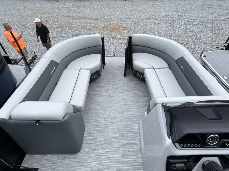 Slide: The Image of Viaggio Lago V 22U 2025 - 6