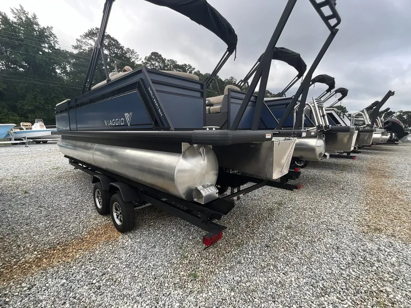 Slide: The Image of Viaggio Lago X 22U 2025 - 2