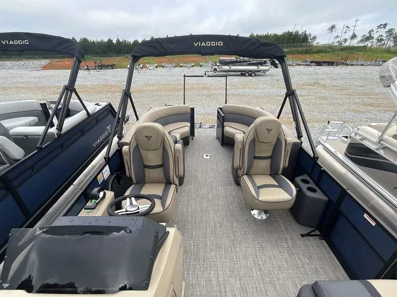 Slide: The Image of Viaggio Lago X 22U-SUZUKI 140 2025 - 6