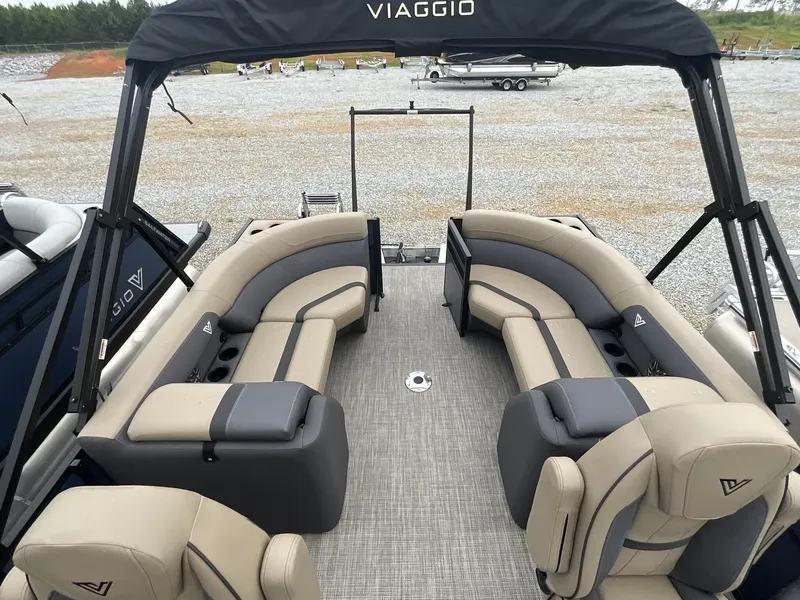 Slide: The Image of Viaggio Lago X 22U-SUZUKI 140 2025 - 7