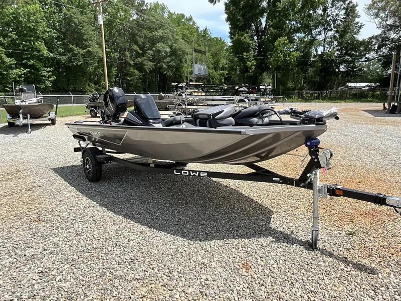 The Image of Lowe Stinger ST175 2025 - 1