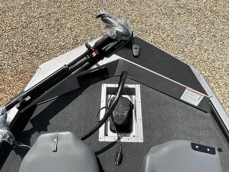 Slide: The Image of Lowe Stinger ST175 2025 - 7