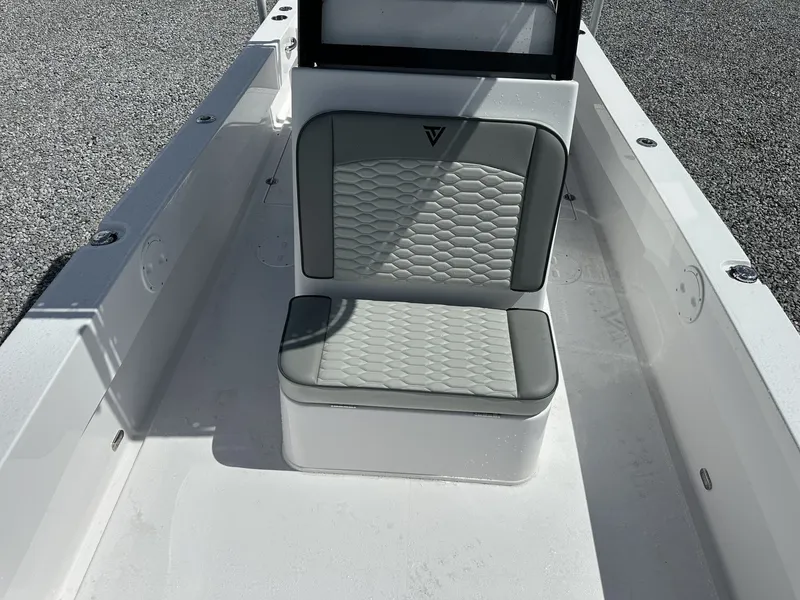 Slide: The Image of Twin Vee 22 BayCat 2026 - 12