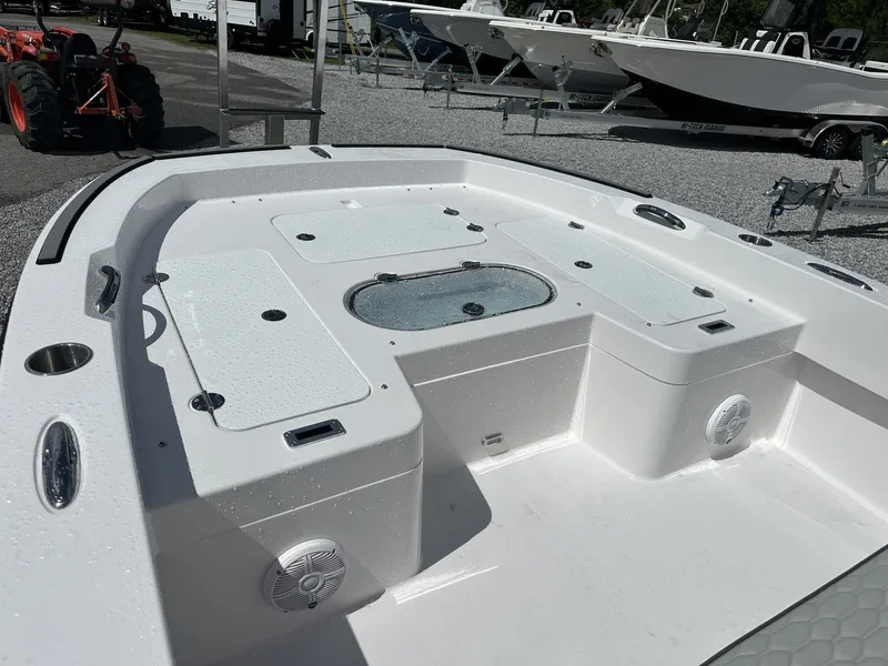 Slide: The Image of Twin Vee 22 BayCat 2026 - 7