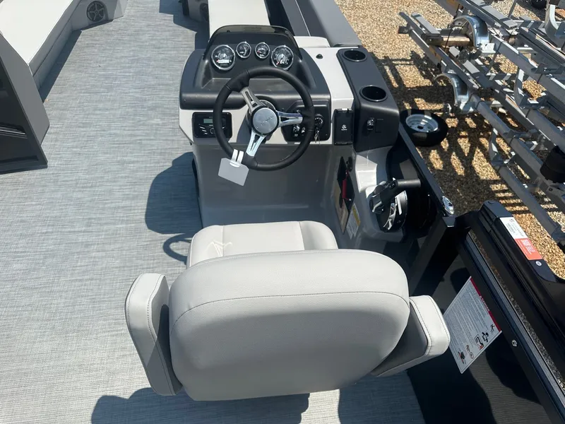 Slide: The Image of Lowe LS 230 WT 2025 - 5